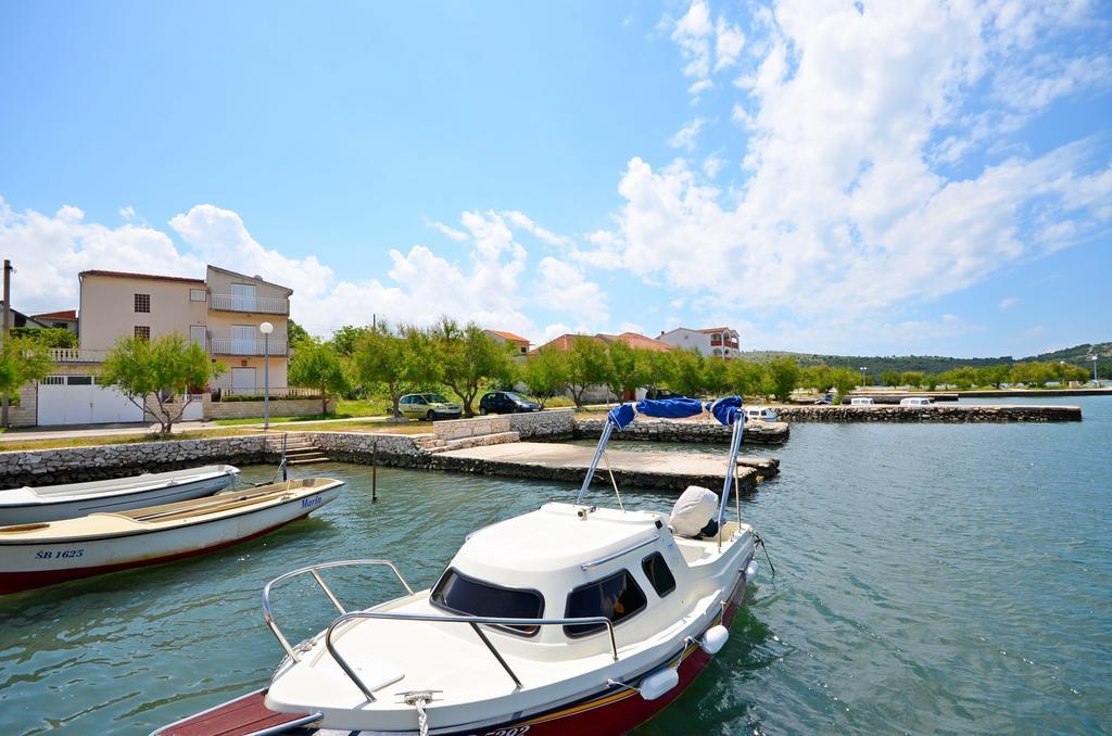 Apartments Vila Punta Jadrtovac Extérieur photo